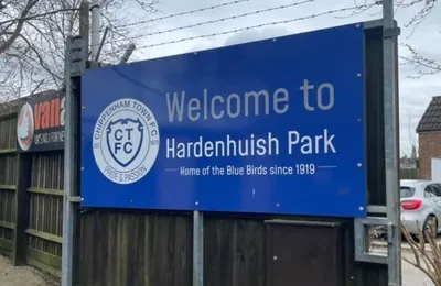 Sân Hardenhuish Park nhìn từ trên cao
