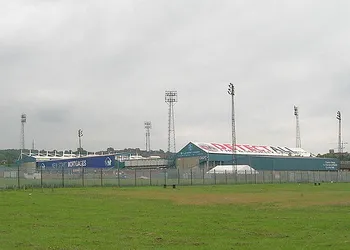 Sân vận động Boundary Park của Oldham Athletic nhìn từ bên ngoài