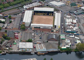 Sân vận động Meadow Lane Notts County toàn cảnh trên không