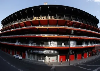 Sân vận động Mestalla nhìn từ trên cao, biểu tượng của Valencia CF