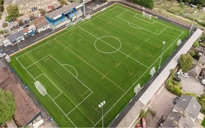 Sân vận động The Silverlands, sân nhà của Buxton FC tại Buxton, Anh
