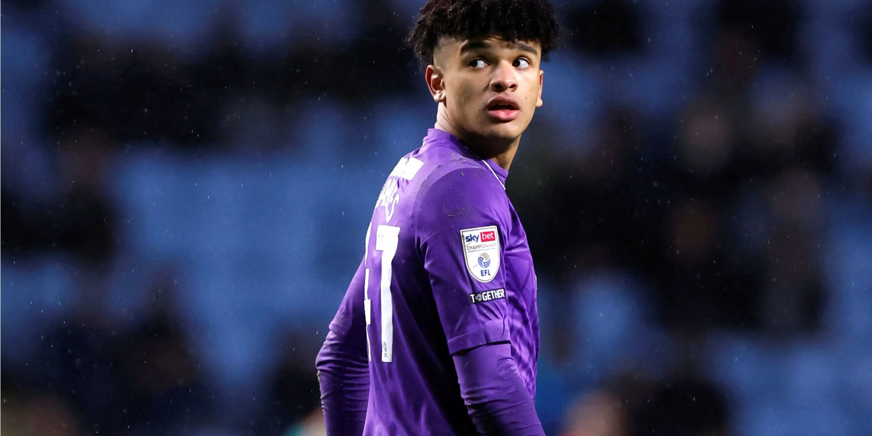 Thủ môn Pierce Charles của Sheffield Wednesday, mục tiêu chuyển nhượng của Rangers.
