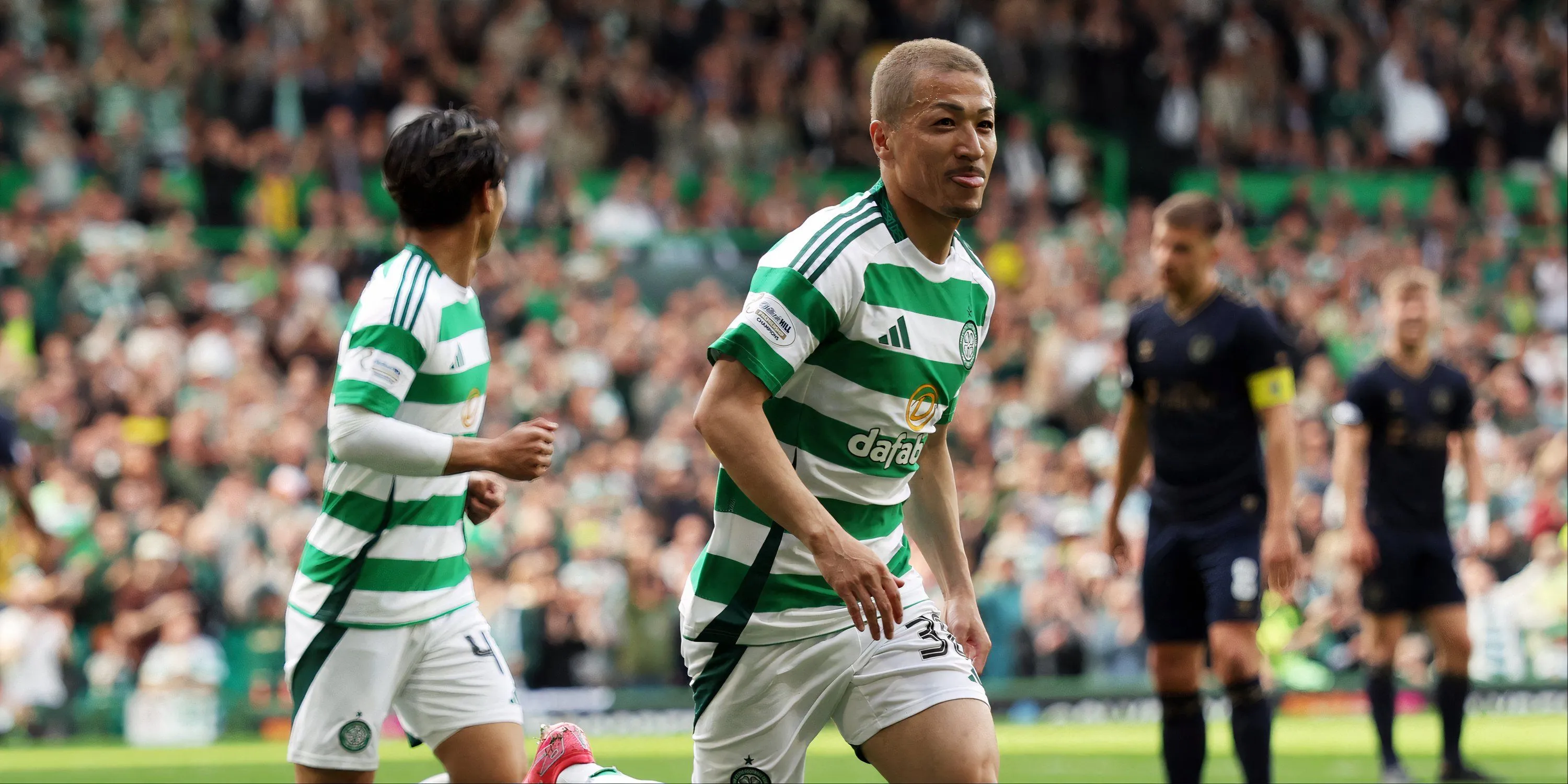 Tiền đạo Daizen Maeda của Celtic ăn mừng bàn thắng trong màu áo CLB