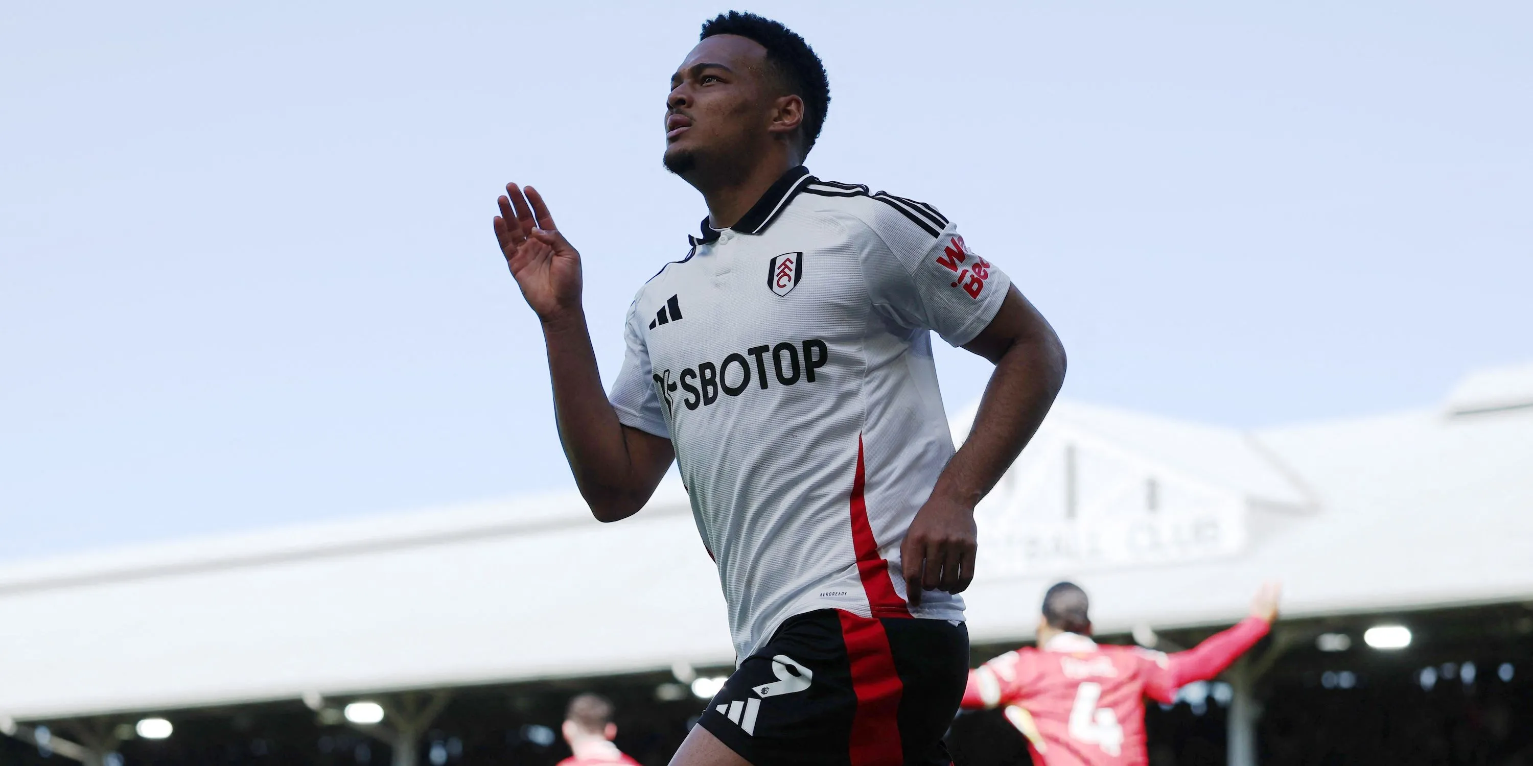 Tiền đạo Rodrigo Muniz của Fulham ăn mừng bàn thắng, minh chứng cho khả năng ghi bàn tại Premier League.