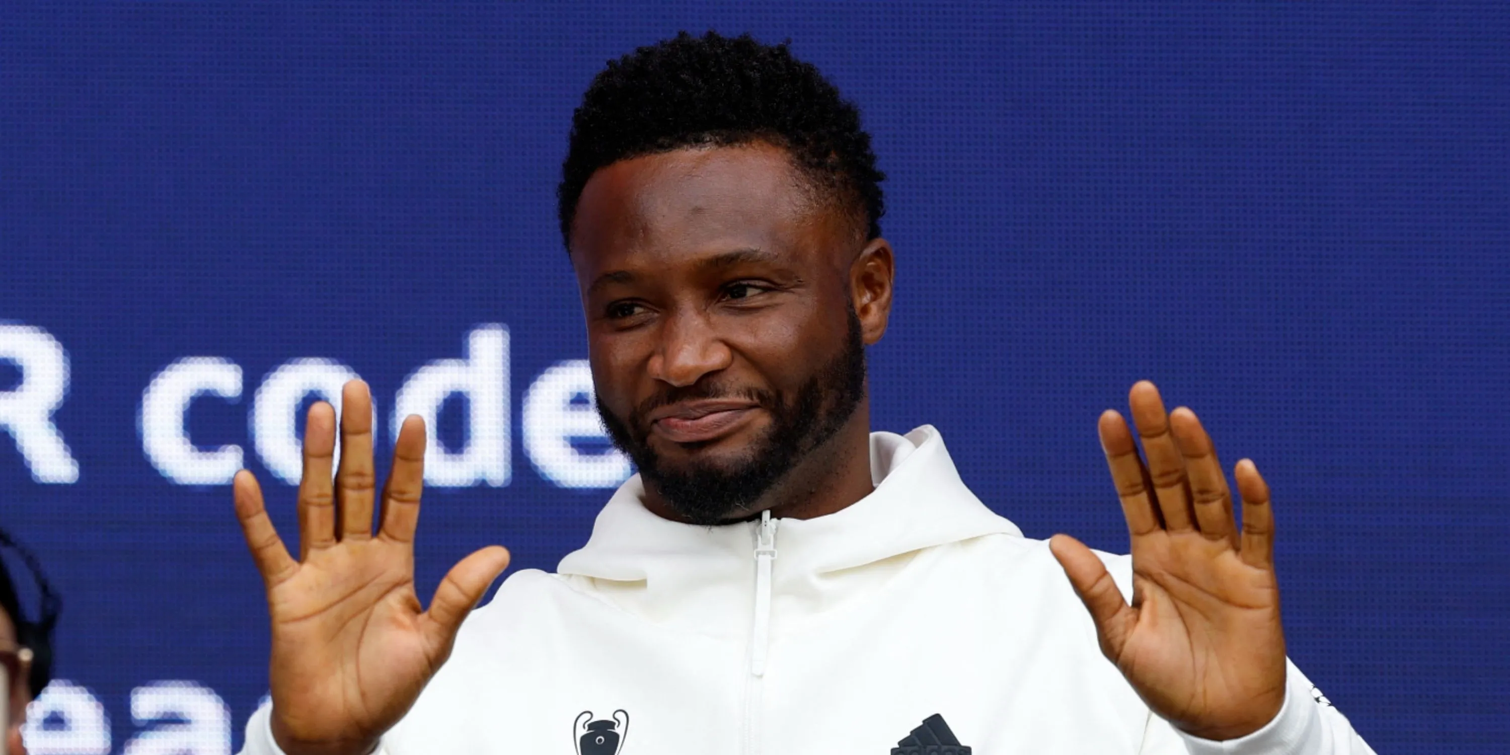 Tiền vệ John Obi Mikel trong một trận đấu quan trọng, minh chứng cho thương vụ chuyển nhượng đầy kịch tính tới Chelsea
