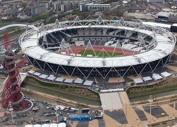 Toàn cảnh London Stadium, sân nhà hiện đại của West Ham United nhìn từ trên cao