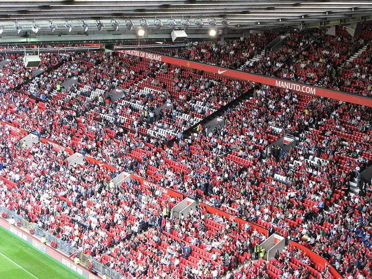 Toàn cảnh một khán đài tại sân Old Trafford, sân nhà của Manchester United
