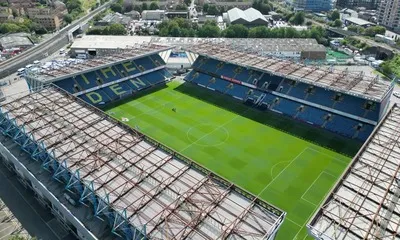 Toàn cảnh sân The Den từ trên cao, biểu tượng của Millwall FC