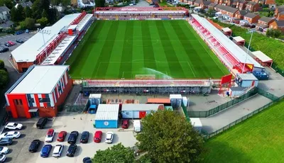 Toàn cảnh sân vận động Crown Ground từ trên cao, sân nhà của Accrington Stanley