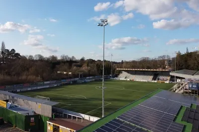 Toàn cảnh sân vận động Gallagher Stadium, sân nhà của Maidstone United FC.