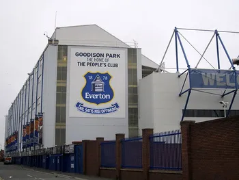 Toàn cảnh sân vận động Goodison Park, biểu tượng lịch sử của CLB Everton tại Liverpool.