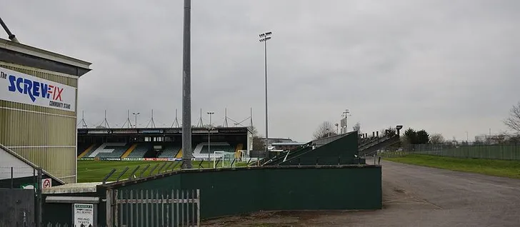 Toàn cảnh sân vận động Huish Park từ trên cao