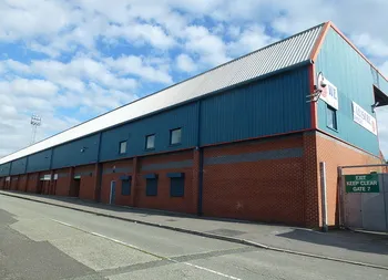 Toàn cảnh sân vận động Spotland nhìn từ trên cao, ngôi nhà của CLB Rochdale AFC