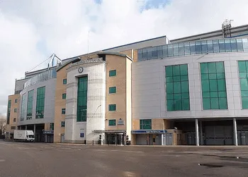 Tổng quan bên ngoài sân vận động Stamford Bridge, sân nhà của Chelsea FC