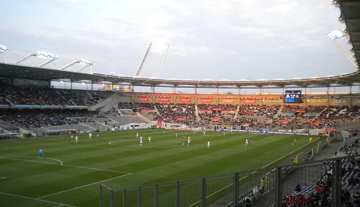 Trận đấu giữa Toulouse FC và Lille năm 2013 tại Stadium Municipal
