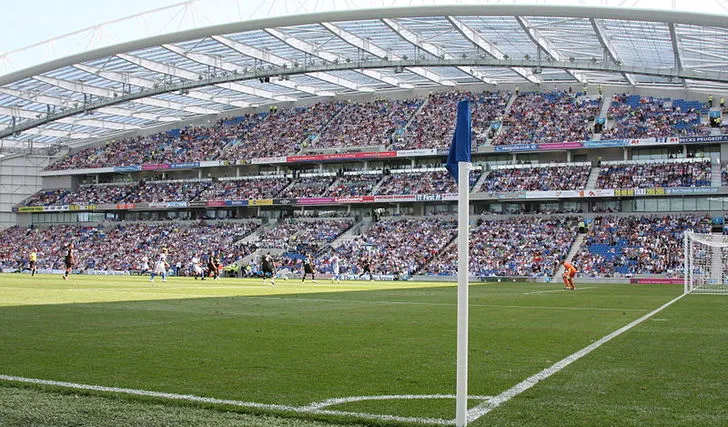 Trận đấu khai mạc Brighton gặp Spurs tại Amex