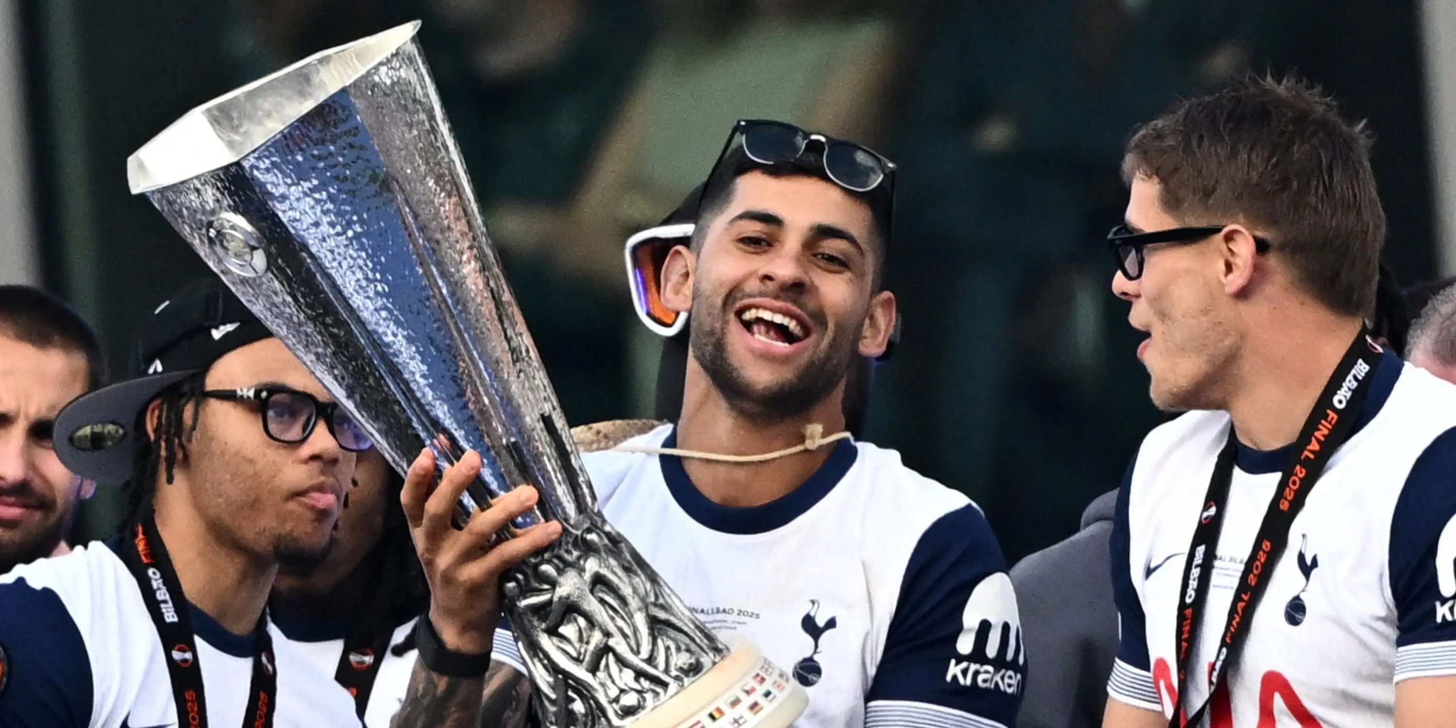 Trung vệ Cristian Romero, cầu thủ xuất sắc nhất Europa League, được Atletico quan tâm.