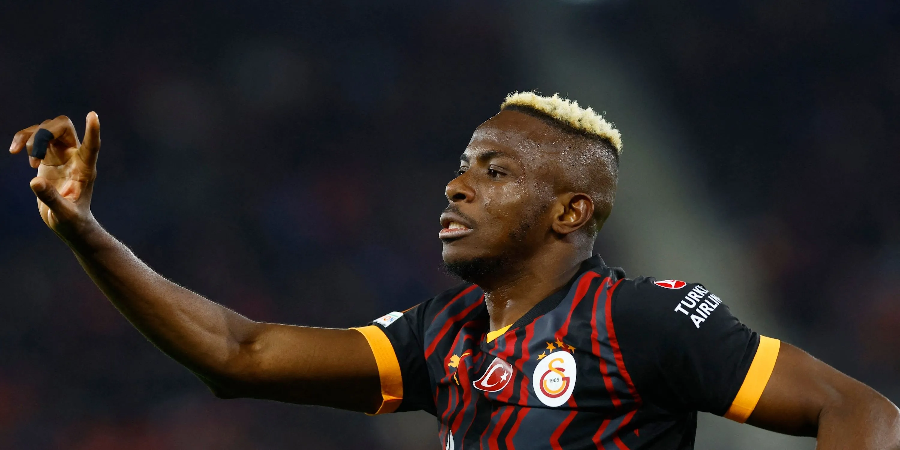 Victor Osimhen ghi bàn cho Galatasaray (bàn thắng sau đó bị từ chối)