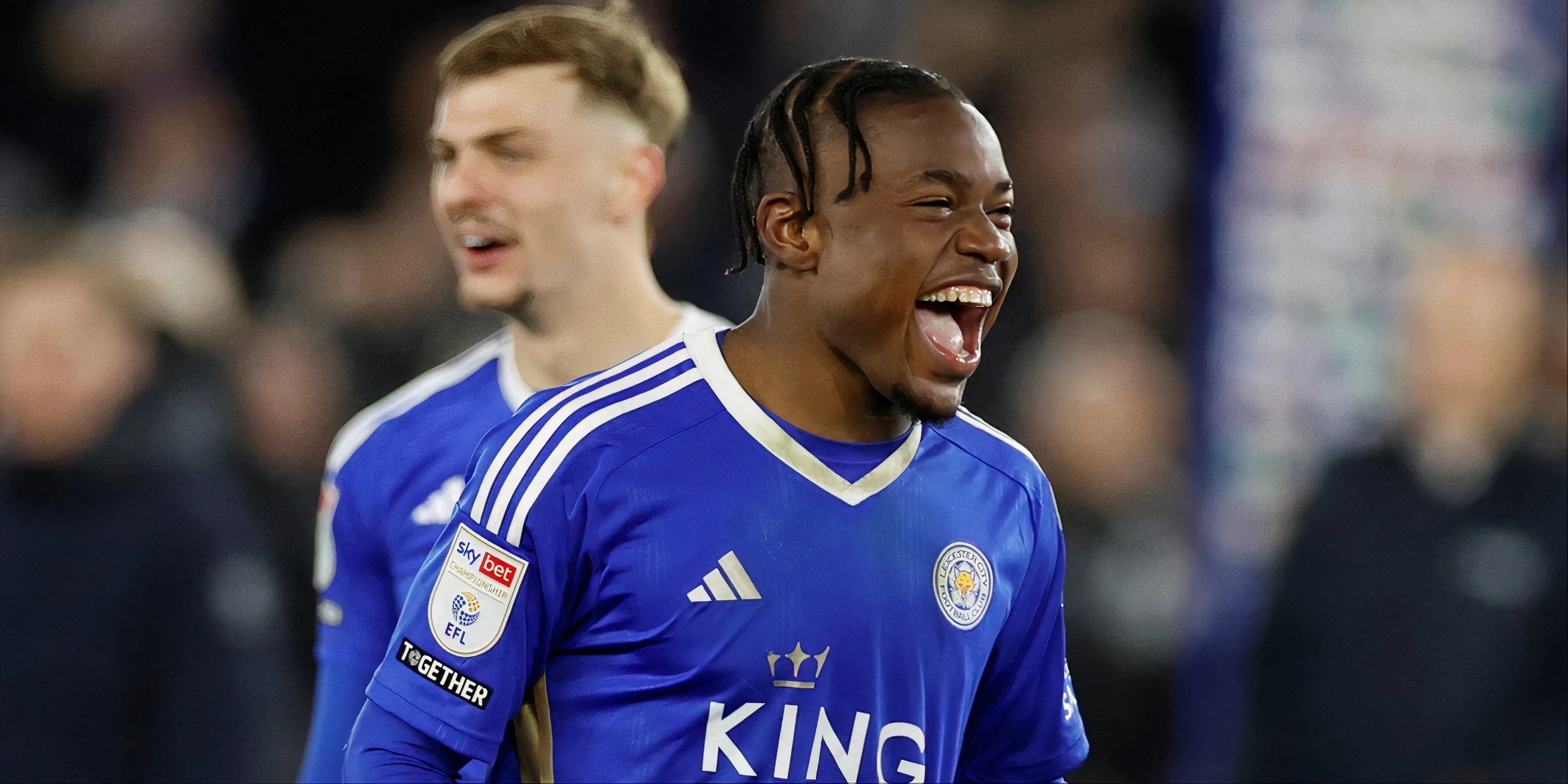 Cầu thủ chạy cánh Abdul Fatawu thi đấu cho Leicester City