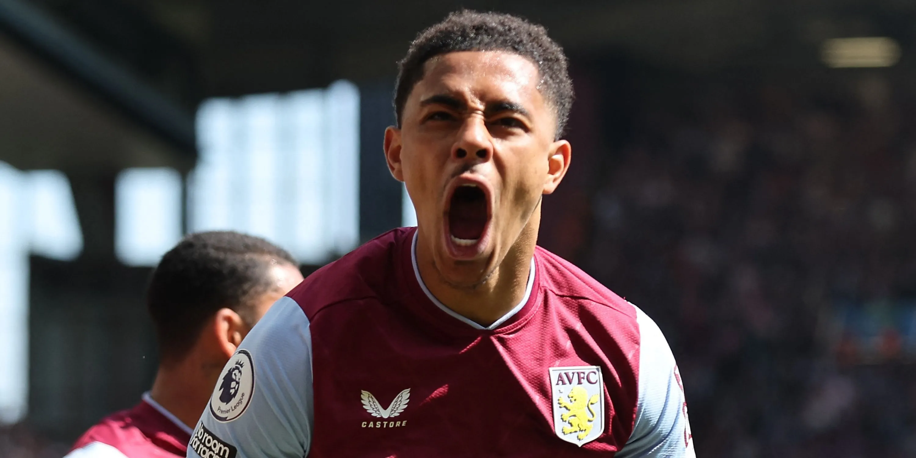 Jacob Ramsey trong màu áo Aston Villa thi đấu tại Premier League, mục tiêu chuyển nhượng của West Ham
