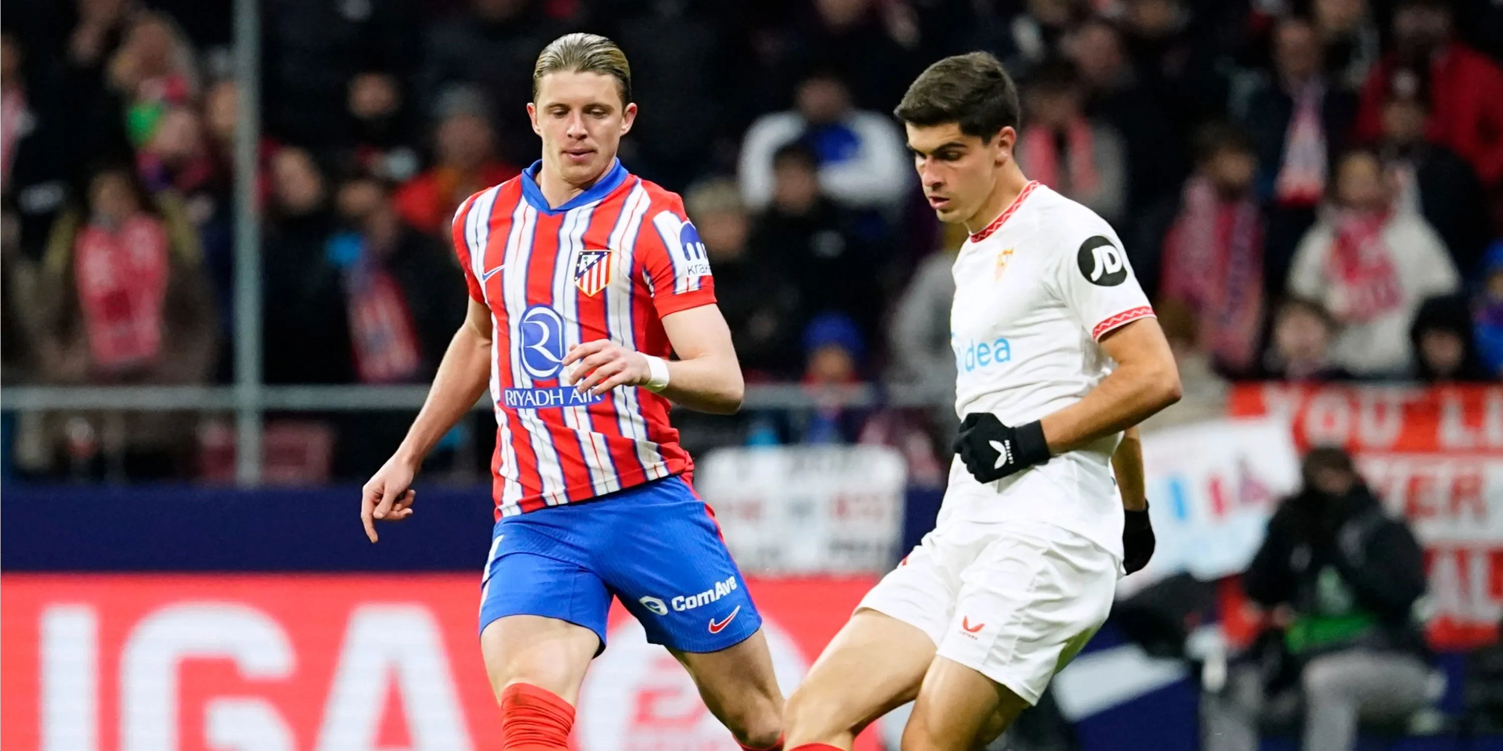 Juanlu Sanchez đối đầu Conor Gallagher