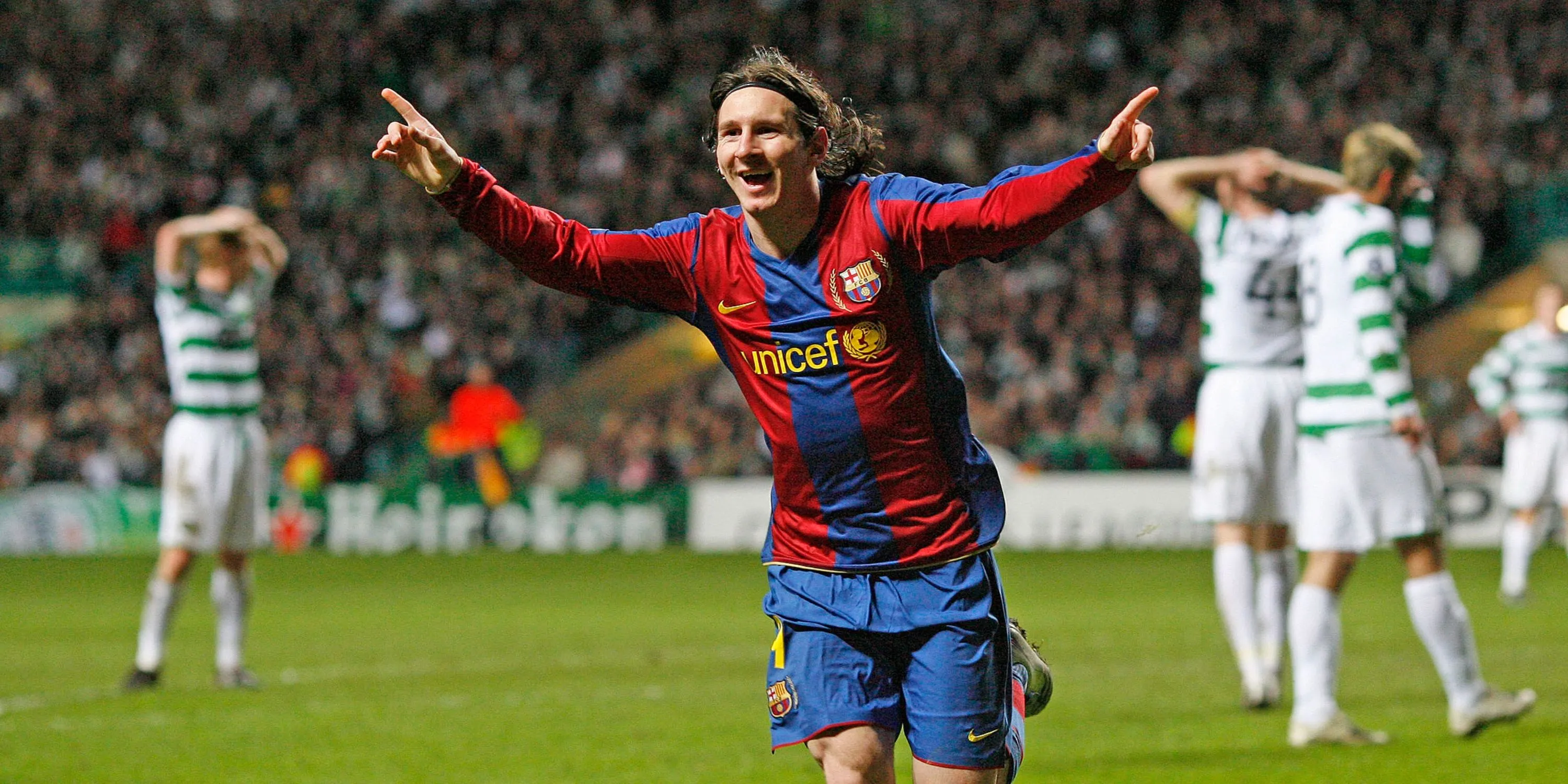 Lionel Messi thi đấu trên sân Celtic Park, nơi anh từng nhận xét có không khí ấn tượng nhất Châu Âu.