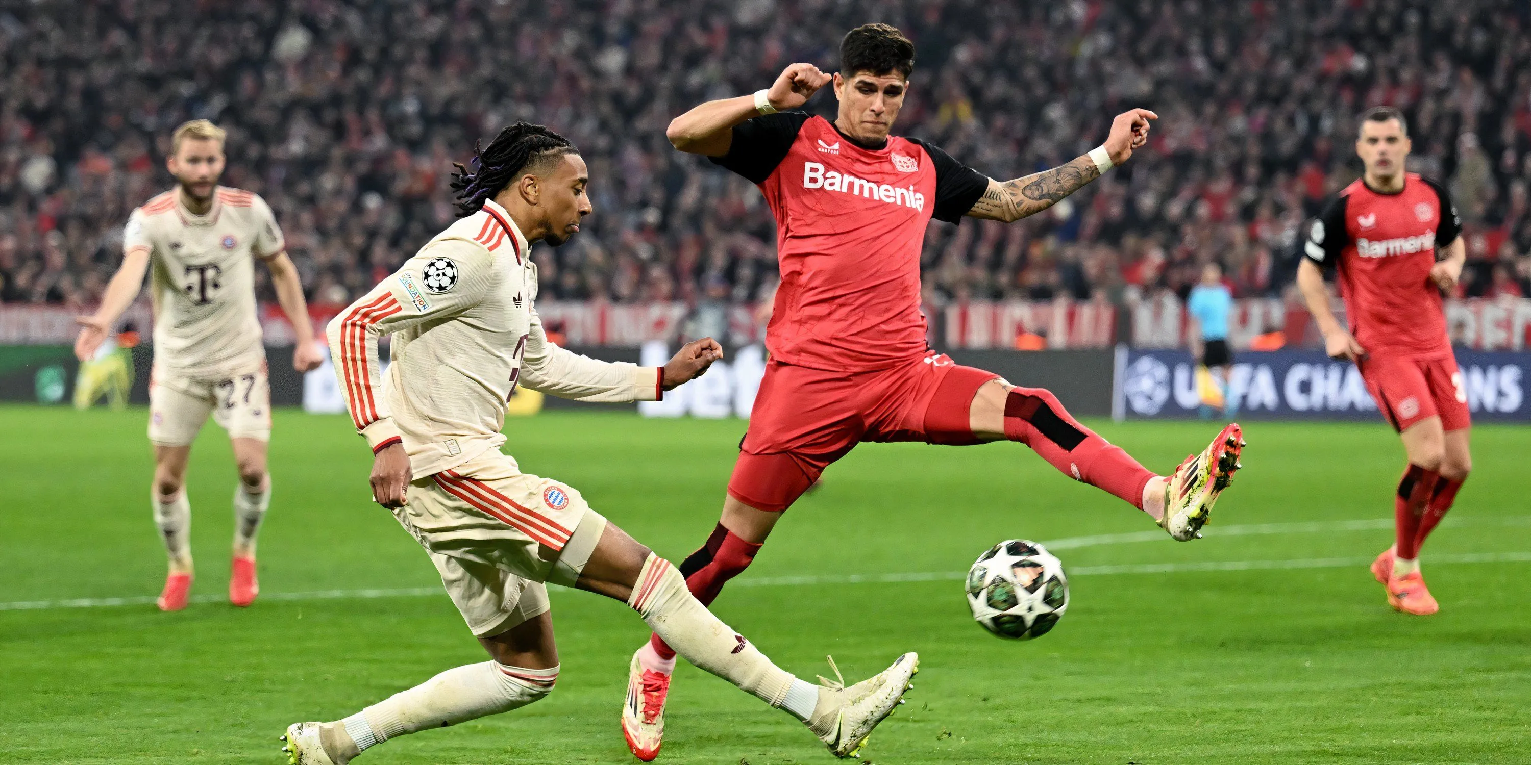 Piero Hincapié trong màu áo Bayer Leverkusen