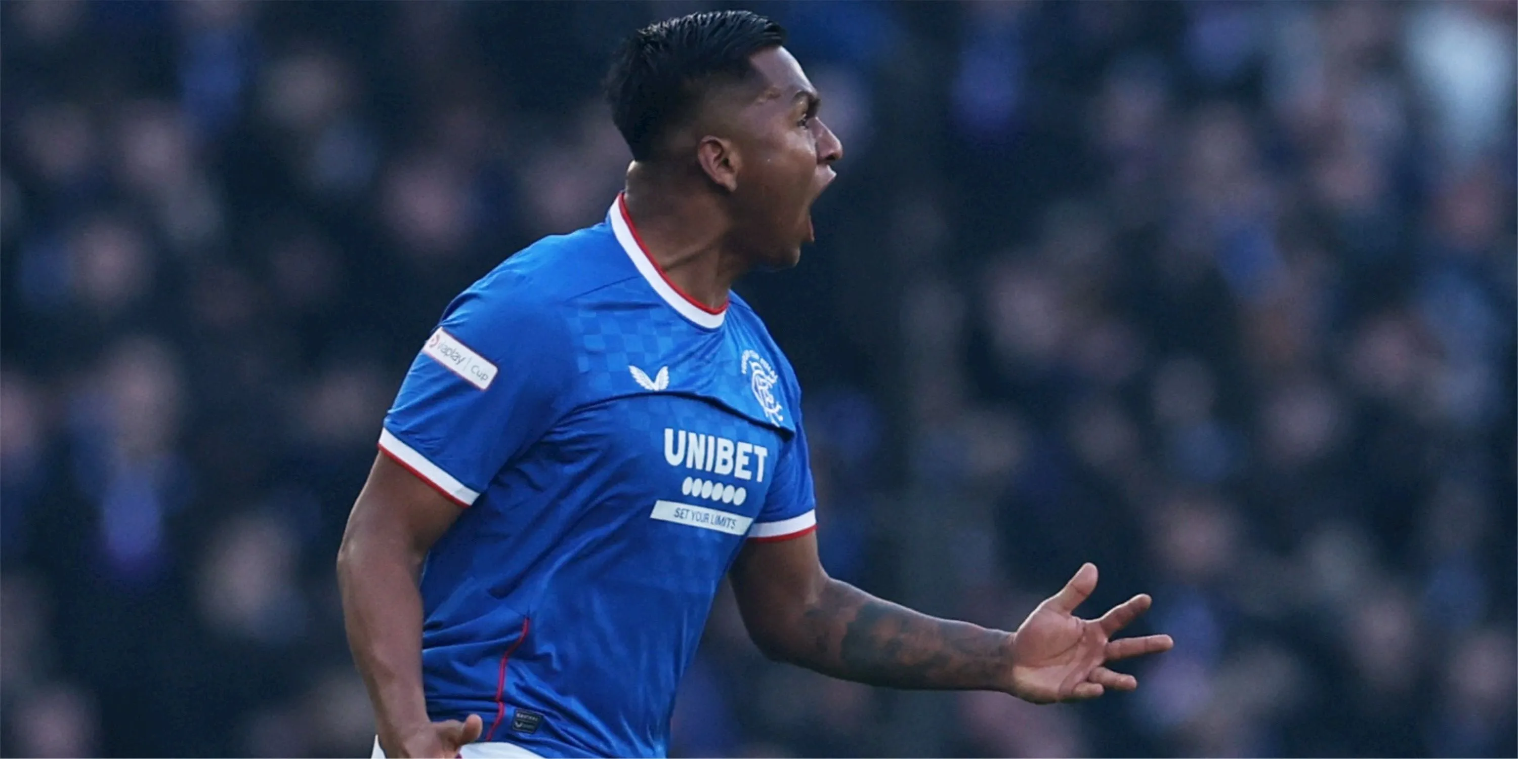 Alfredo Morelos trong màu áo Rangers, hình ảnh gắn liền với bài học chuyển nhượng mất trắng tài năng của đội bóng.