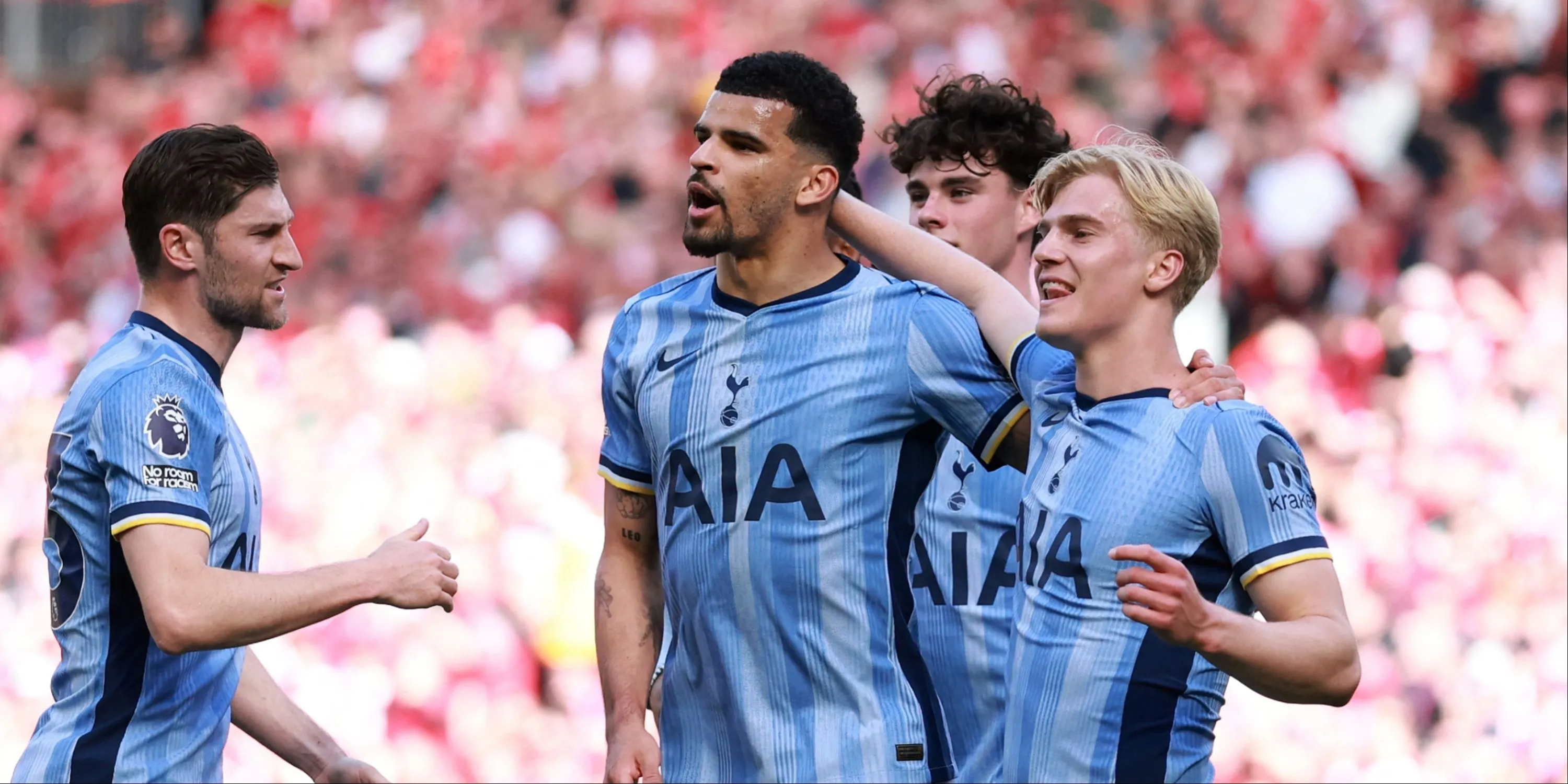 Dominic Solanke trong màu áo Tottenham, minh họa cho tình hình chấn thương của đội hình Spurs