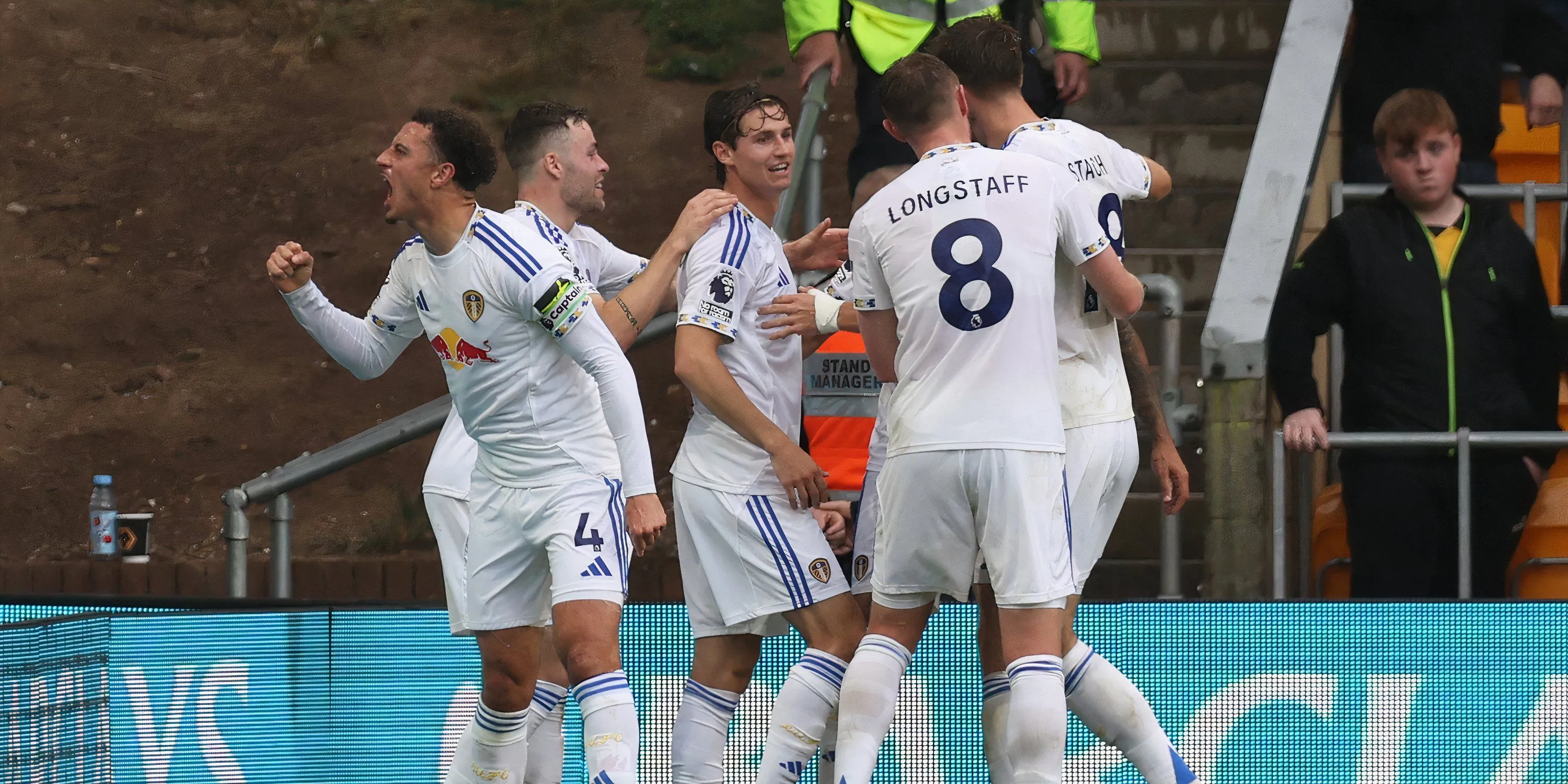 Gabriel Gudmundsson, tân binh của Leeds United, trong màu áo đội bóng