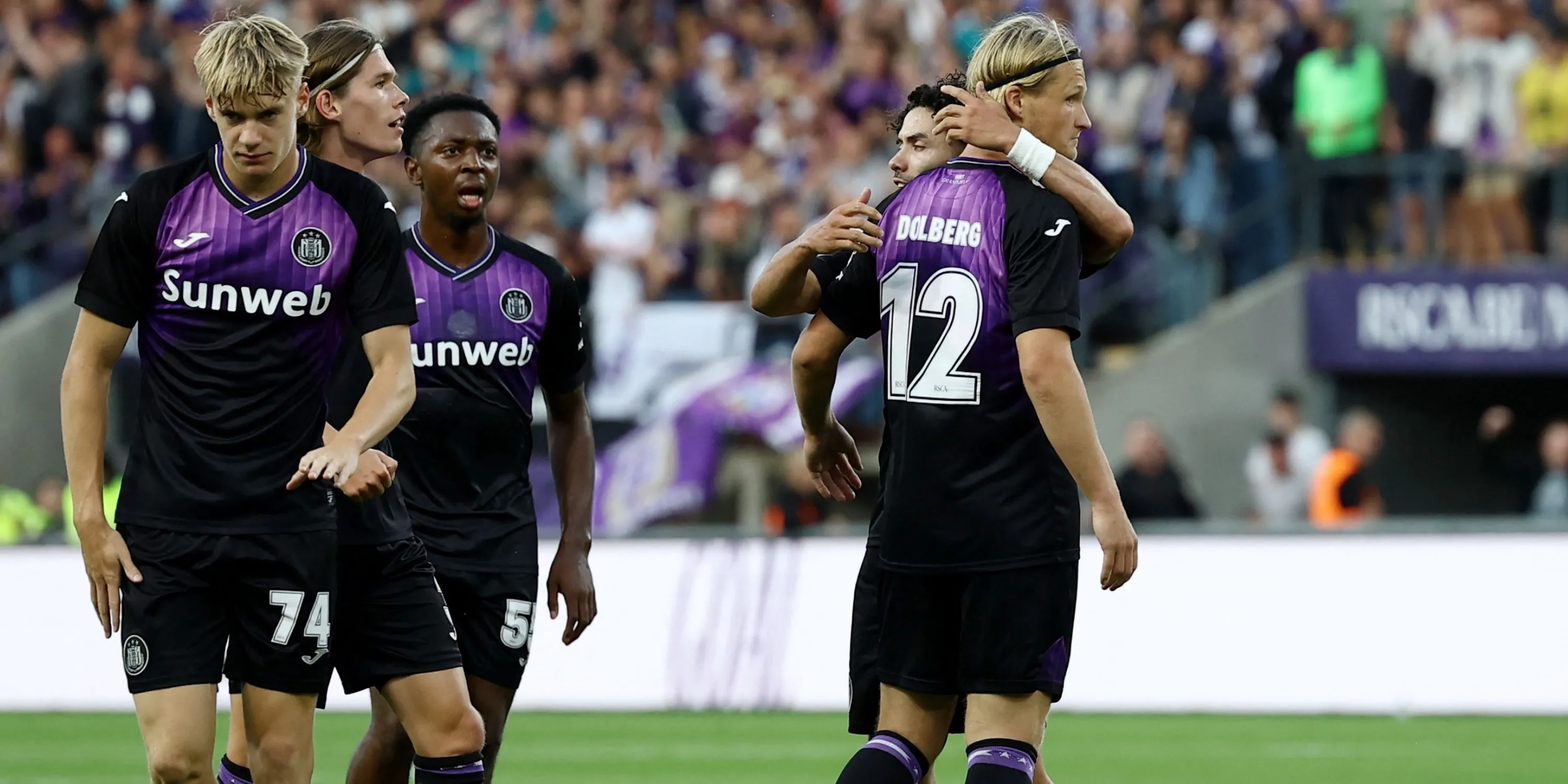 Kasper Dolberg ăn mừng bàn thắng trong màu áo Anderlecht, mục tiêu chuyển nhượng bị Celtic bỏ lỡ