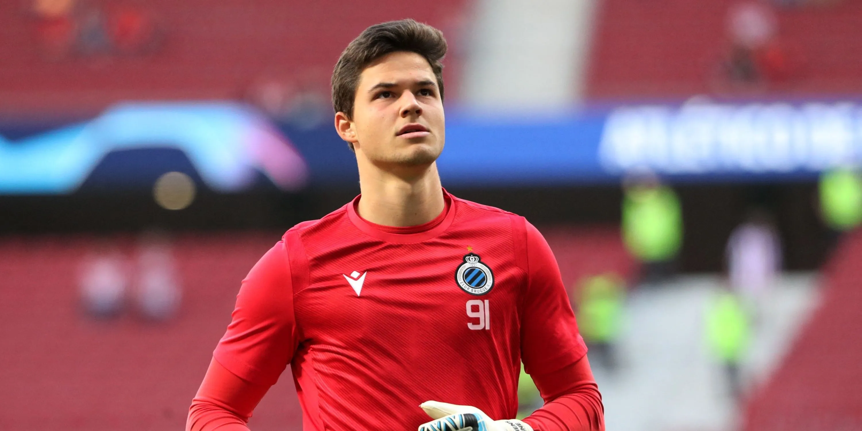 Thủ môn Senne Lammens của Royal Antwerp trong một trận đấu