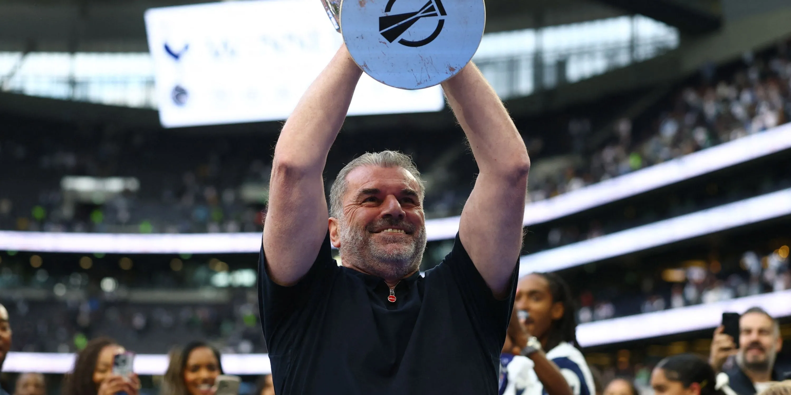 Ange Postecoglou rời Tottenham sau chức vô địch Europa League; Thomas Frank lên thay