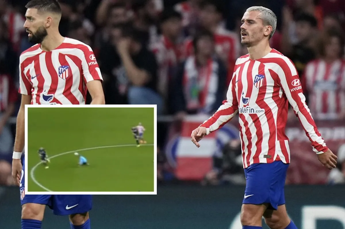 Antoine Griezmann gây dừng trận và trọng tài thực hiện drop ball, Atletico vs Leverkusen, C1 2022/23