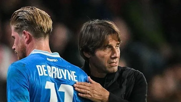 Antonio Conte trên băng ghế chỉ đạo, phương án sử dụng De Bruyne số 9 ảo được tính toán