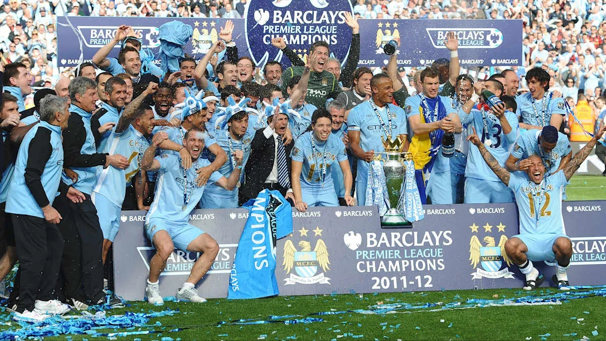Manchester City vô địch mùa 2011/2012 nhờ hiệu số bàn thắng bại, ví dụ về sức nặng của tiêu chí phụ trong xếp hạng.