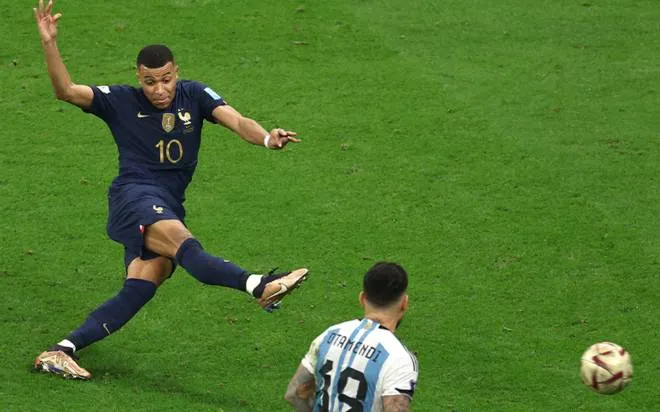 Mbappé lập hat-trick trong hiệp phụ giúp Pháp kéo trận chung kết World Cup 2022 vào loạt luân lưu