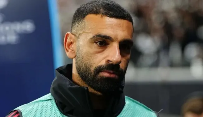 Mohamed Salah mất phong độ tại Liverpool, ảnh chụp trận đấu và HLV Arne Slot