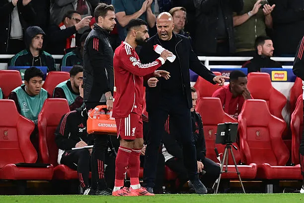 Mohamed Salah thể hiện tâm trạng thất vọng, không đóng dấu ấn trong một số trận gần đây