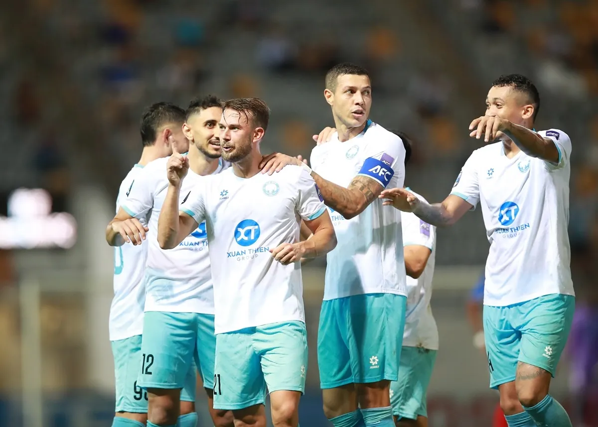 Nam Định FC thi đấu ở AFC Champions League Two, phản ánh khác biệt giữa môi trường quốc tế và nội địa