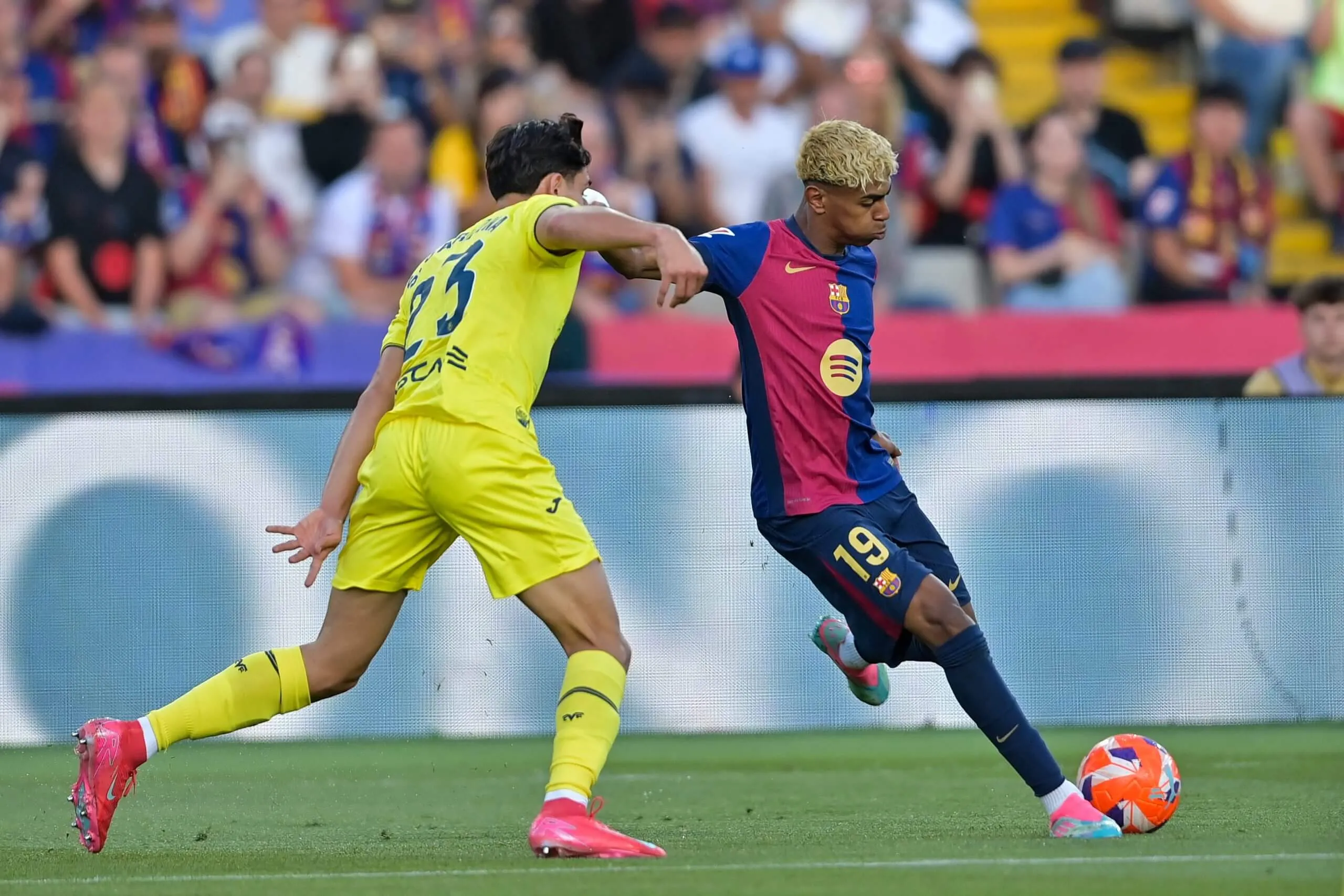 Trận đấu Villarreal và Barcelona sẽ vẫn được tổ chức trong lãnh thổ Tây Ban Nha