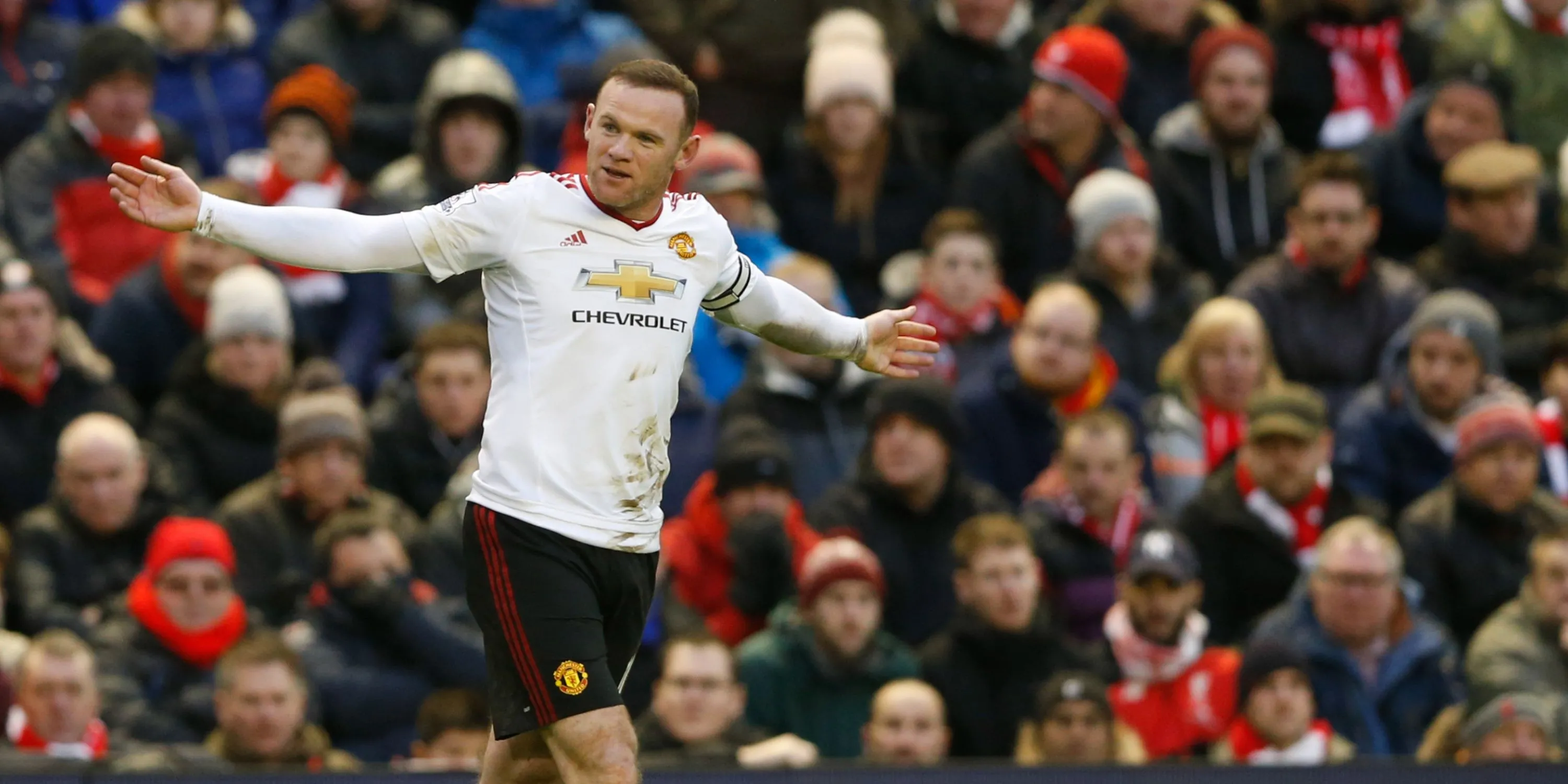 Wayne Rooney ghi bàn cho Man Utd tại Anfield