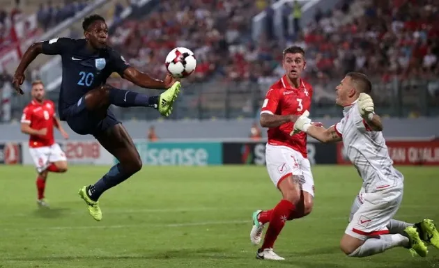 Welbeck khoác áo tuyển Anh tại World Cup 2018, hình ảnh nhấn mạnh kinh nghiệm quốc tế của anh.