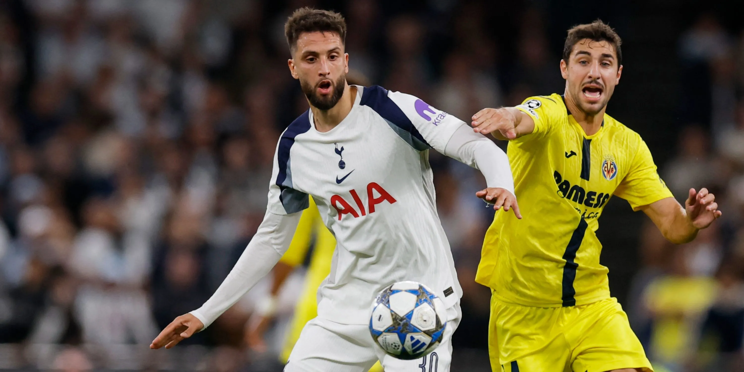 Rodrigo Bentancur thi đấu cho Tottenham ở Ngoại hạng Anh