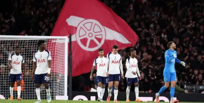 Tottenham thất bại 1-4 trước Arsenal tại Emirates