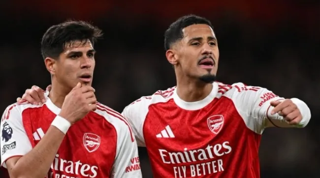 William Saliba – 6.9 điểm. Saliba tổ chức hàng thủ tốt dù không quá vất vả. Giữ nhịp cho hàng phòng ngự trước áp lực từ Tottenham.