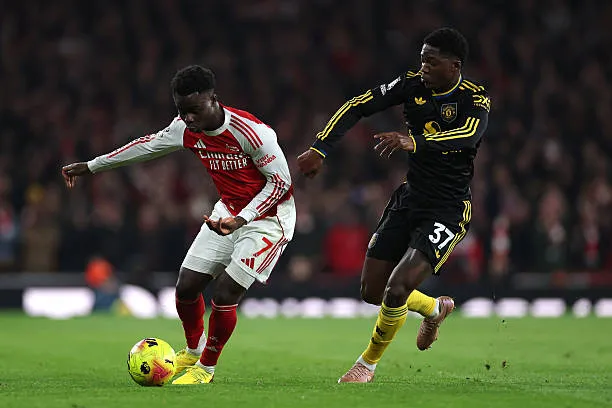 Arsenal gây thất vọng khi gục ngã trước Manchester United.